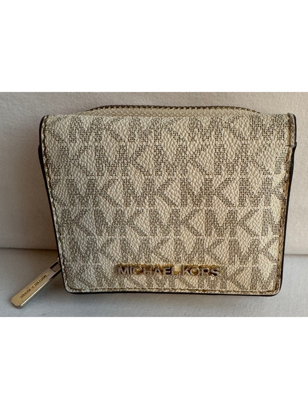 Michael Kors Jet Set Travel Tri-Fold Wallet Vanilla MK Signature 35H9GTVZ5B